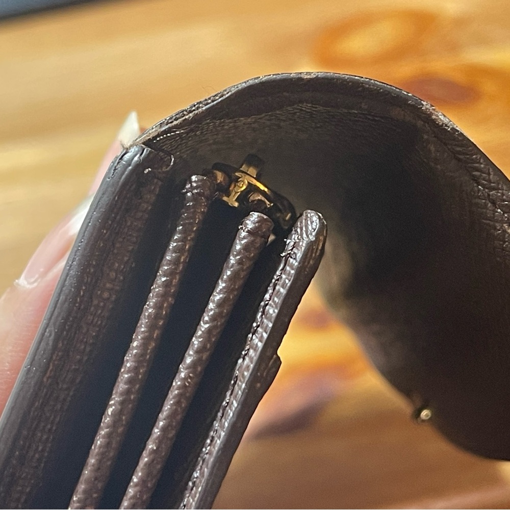 11046 Louis Damier Long Wallet in good condition, Snap not working Easy fix!! - Picture 6 of 16